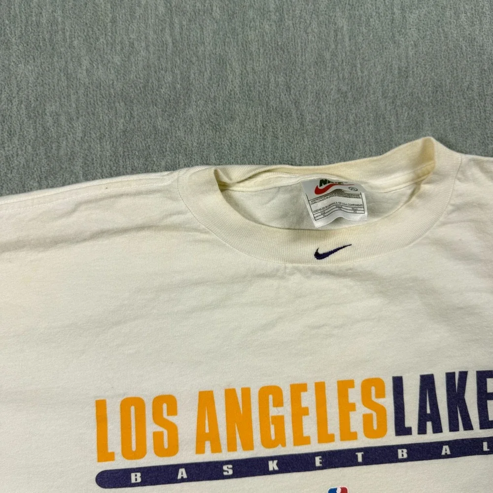 Nike T-Shirt Mens XL White Vintage 90s Los Angeles Lakers Basketball NBA